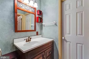 12225 Tall Pines Ct, Fairfax, VA 22030 - Photo 30