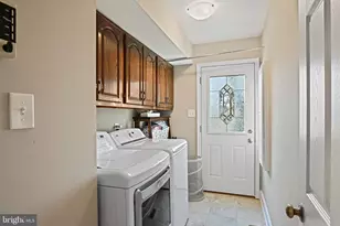 2707 Glencroft Rd, Vienna, VA 22181 - Photo 14