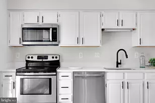 9005 Triple Ridge Rd, Fairfax Station, VA 22039 - Photo 12