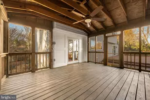 909 Cantle Ln, Great Falls, VA 22066 - Photo 16