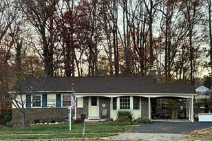 8638 Woodview Dr, Springfield, VA 22153 - Photo 2