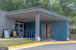 6725 W Wakefield Dr, Alexandria, VA 22307 - Photo 38