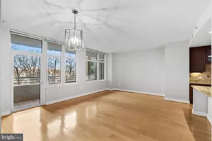 8220 Crestwood Heights Dr, McLean, VA 22102 - Photo 4