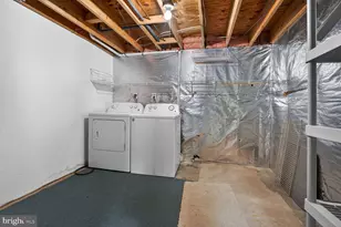 6808 Cedar Loch Ct, Centreville, VA 20121 - Photo 38