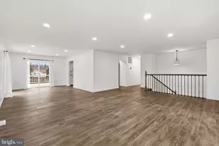 2146 Woodford Rd, Vienna, VA 22182 - Photo 2