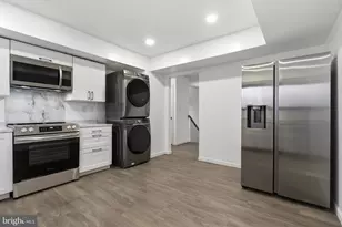 2146 Woodford Rd, Vienna, VA 22182 - Photo 8