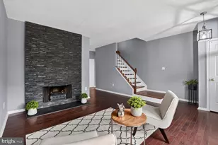 12105 Wedgeway Pl, Fairfax, VA 22033 - Photo 4