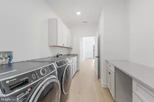 731 Ellsworth Ave, Great Falls, VA 22066 - Photo 48