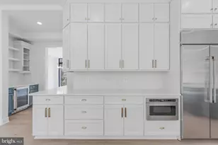 731 Ellsworth Ave, Great Falls, VA 22066 - Photo 18