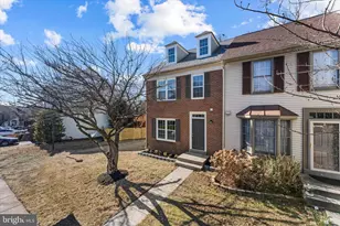 14012 Betsy Ross Ln, Centreville, VA 20121 - Photo 2