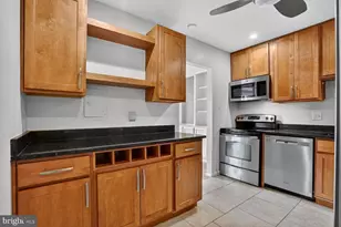 9702 Kingsbridge Dr, Fairfax, VA 22031 - Photo 10