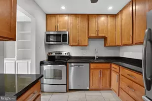 9702 Kingsbridge Dr, Fairfax, VA 22031 - Photo 8