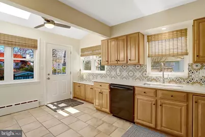 2755 Woodlawn Avenue, Falls Church, VA 22042 - Photo 12