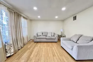 8679 Hickory Ridge Ct, Springfield, VA 22153 - Photo 2