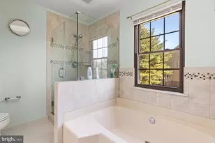 3939 Tallow Tree Pl, Fairfax, VA 22033 - Photo 6