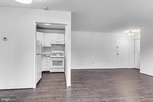 6137 Leesburg Pike, Falls Church, VA 22041 - Photo 8