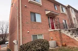 4597 Logsdon Dr, Annandale, VA 22003 - Photo 2