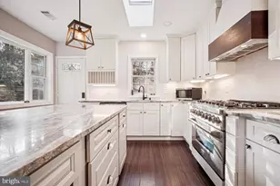 8112 Accotink Dr, Annandale, VA 22003 - Photo 10