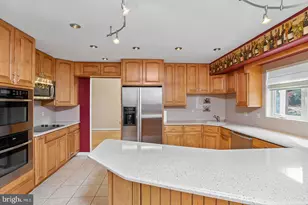 5819 Stone Ridge Dr, Centreville, VA 20120 - Photo 8