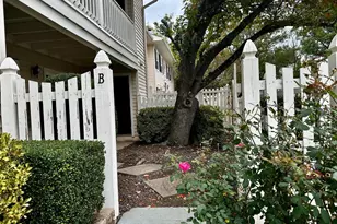 10204 Ashbrooke Ct, Oakton, VA 22124 - Photo 2