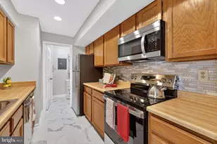 10204 Ashbrooke Ct, Oakton, VA 22124 - Photo 6