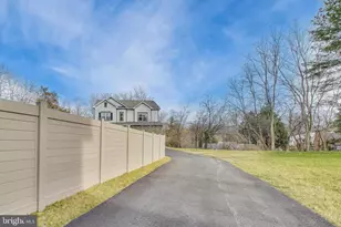 3897 Hillview Ct, Alexandria, VA 22310 - Photo 4