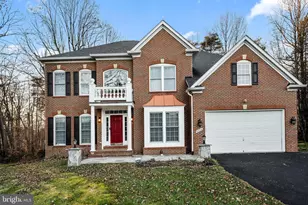 4924 Berkshire Woods Dr, Fairfax, VA 22030 - Photo 6