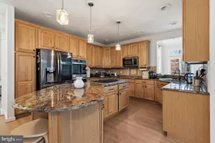 4924 Berkshire Woods Dr, Fairfax, VA 22030 - Photo 18