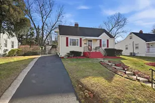 6821 Barrett Rd, Falls Church, VA 22042 - Photo 2