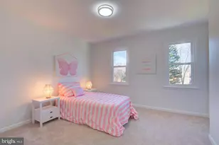 929 Holly Creek Dr, Great Falls, VA 22066 - Photo 16