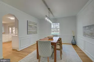 929 Holly Creek Dr, Great Falls, VA 22066 - Photo 4