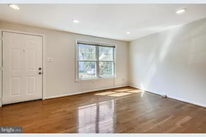 3032 Braxton Wood Court, Fairfax, VA 22031 - Photo 2