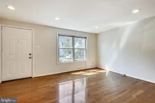 3032 Braxton Wood Ct, Fairfax, VA 22031 - Photo 2