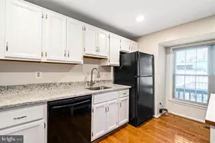 3032 Braxton Wood Ct, Fairfax, VA 22031 - Photo 8