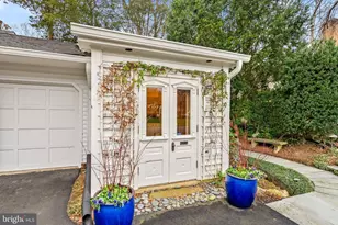 8527 Pappas Way, Annandale, VA 22003 - Photo 2