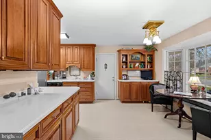 8527 Pappas Way, Annandale, VA 22003 - Photo 18