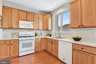 6240 Frosty Winter Ct, Centreville, VA 20120 - Photo 6