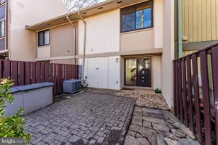 12154 Captiva Ct, Reston, VA 20191 - Photo 26