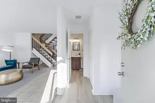 12154 Captiva Ct, Reston, VA 20191 - Photo 2