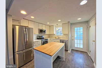 1640 Fieldthorn Drive, Reston, VA 20194 - Photo 6