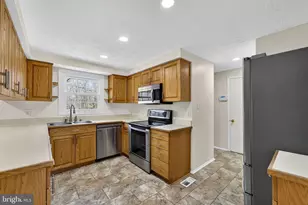 1153 Kettle Pond Ln, Great Falls, VA 22066 - Photo 14