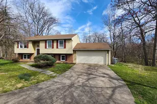 3200 Holly Berry Ct, Falls Church, VA 22042 - Photo 4