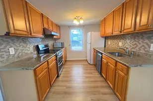 13314 Hollinger Ave, Fairfax, VA 22033 - Photo 8