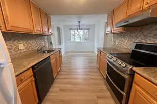 13314 Hollinger Ave, Fairfax, VA 22033 - Photo 8