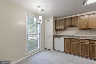 5934 Grisby House Ct, Centreville, VA 20120 - Photo 12