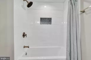 10135 Sassafras Woods Ct, Burke, VA 22015 - Photo 24