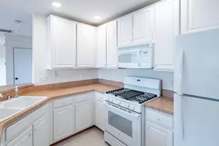 12755 Fair Crest Ct, Fairfax, VA 22033 - Photo 6