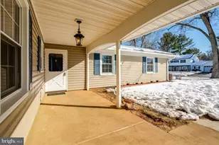 13128 Moss Ranch Ln, Fairfax, VA 22033 - Photo 8