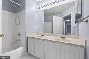 11405 Windleaf Ct, Reston, VA 20194 - Photo 16