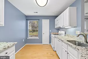 11405 Windleaf Ct, Reston, VA 20194 - Photo 10